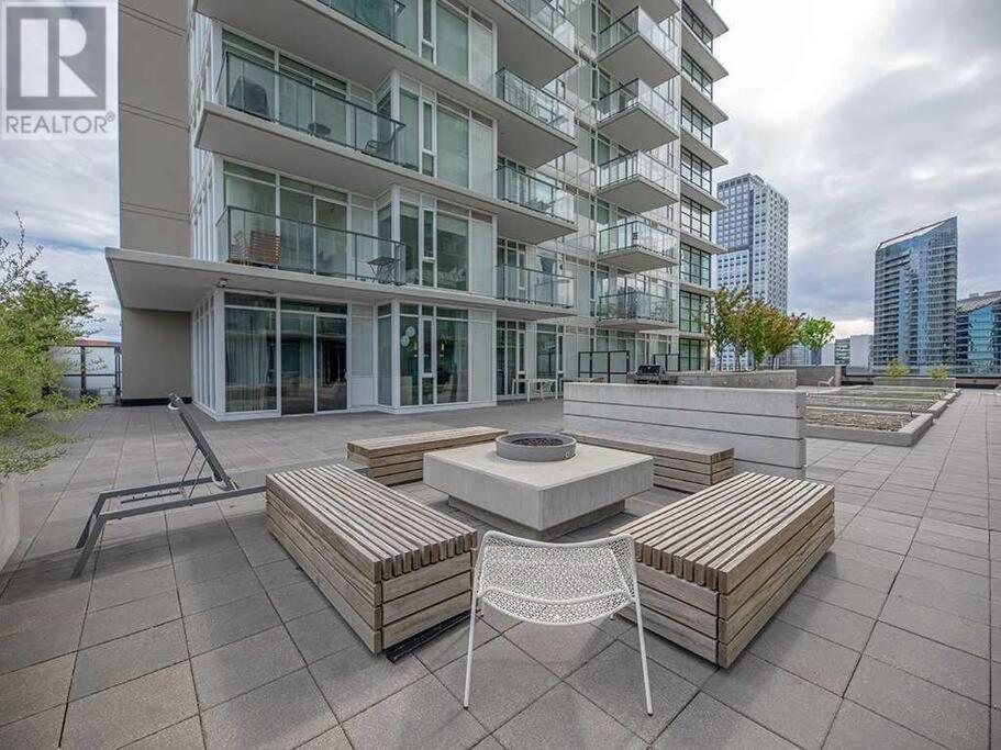 Modern Suite Calgary Downtown 5 Min Walk Stampede Buitenkant foto
