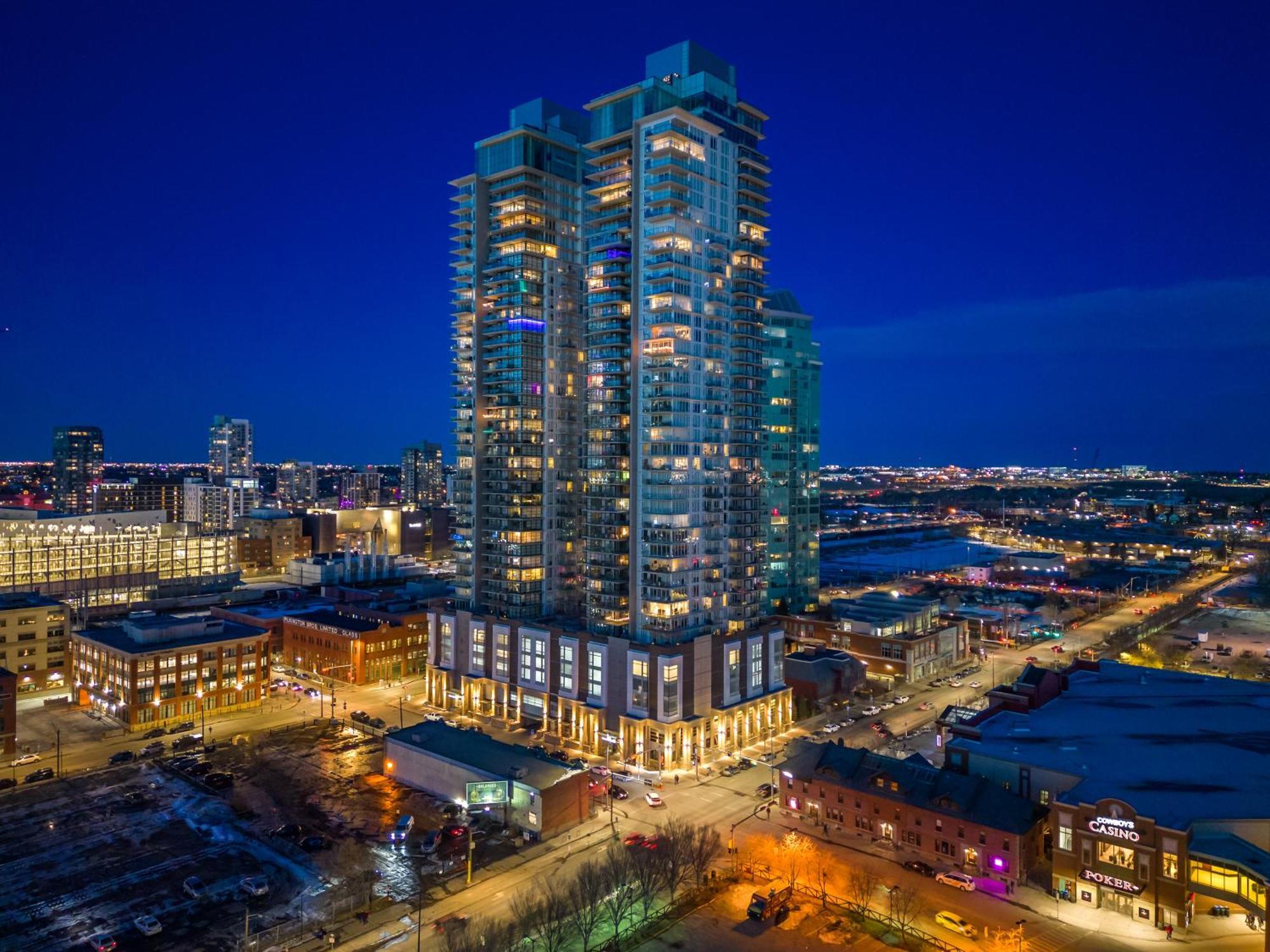 Modern Suite Calgary Downtown 5 Min Walk Stampede Buitenkant foto