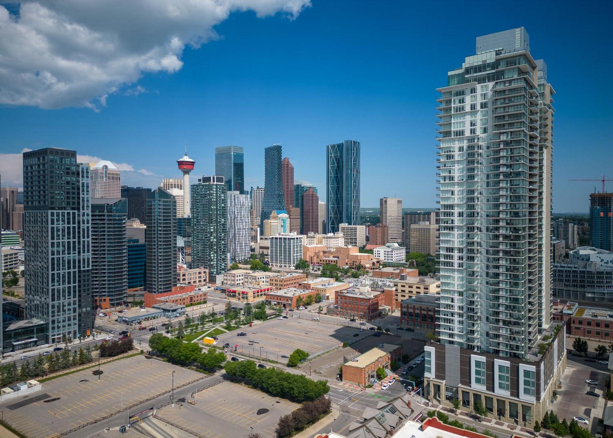 Modern Suite Calgary Downtown 5 Min Walk Stampede Buitenkant foto