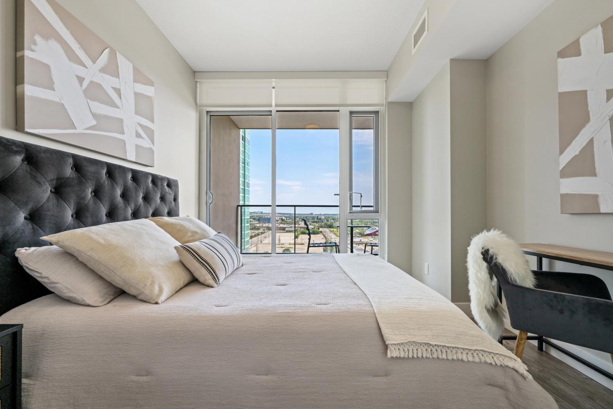 Modern Suite Calgary Downtown 5 Min Walk Stampede Buitenkant foto