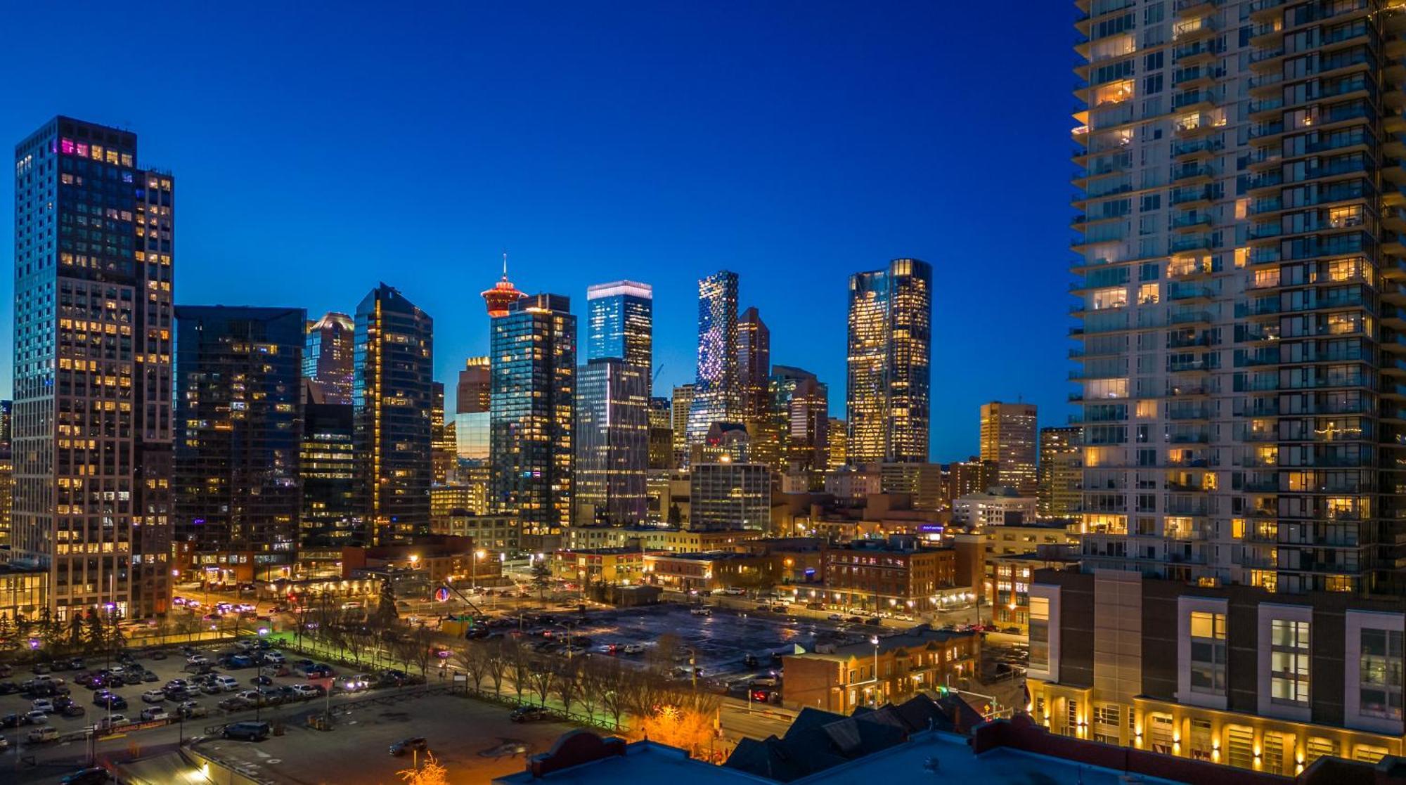 Modern Suite Calgary Downtown 5 Min Walk Stampede Buitenkant foto