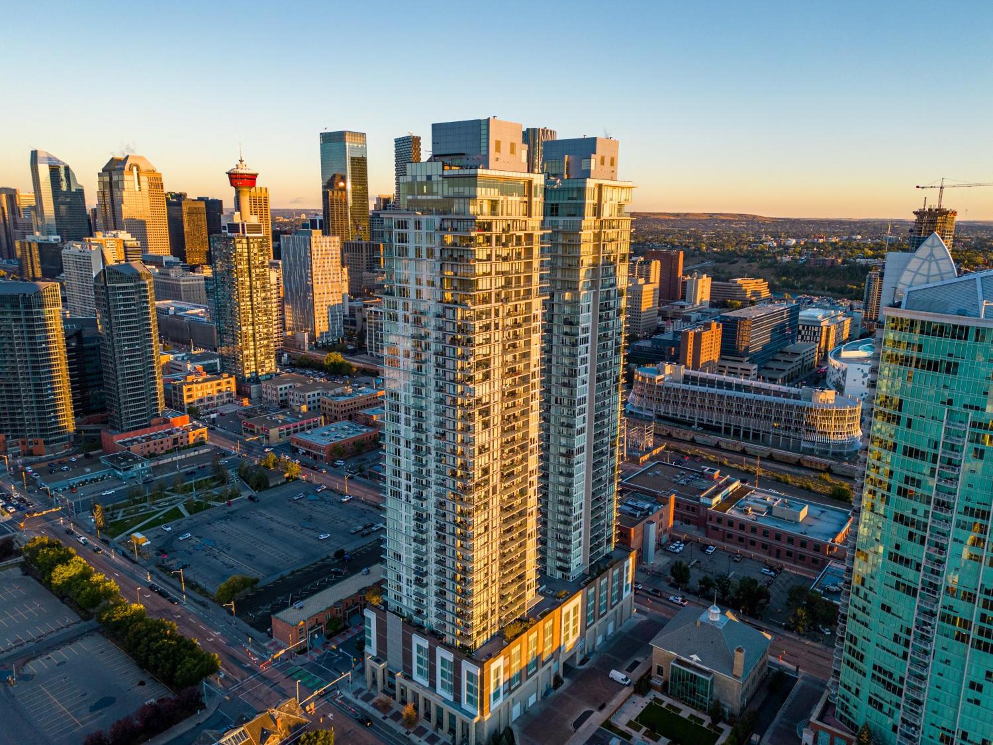 Modern Suite Calgary Downtown 5 Min Walk Stampede Buitenkant foto