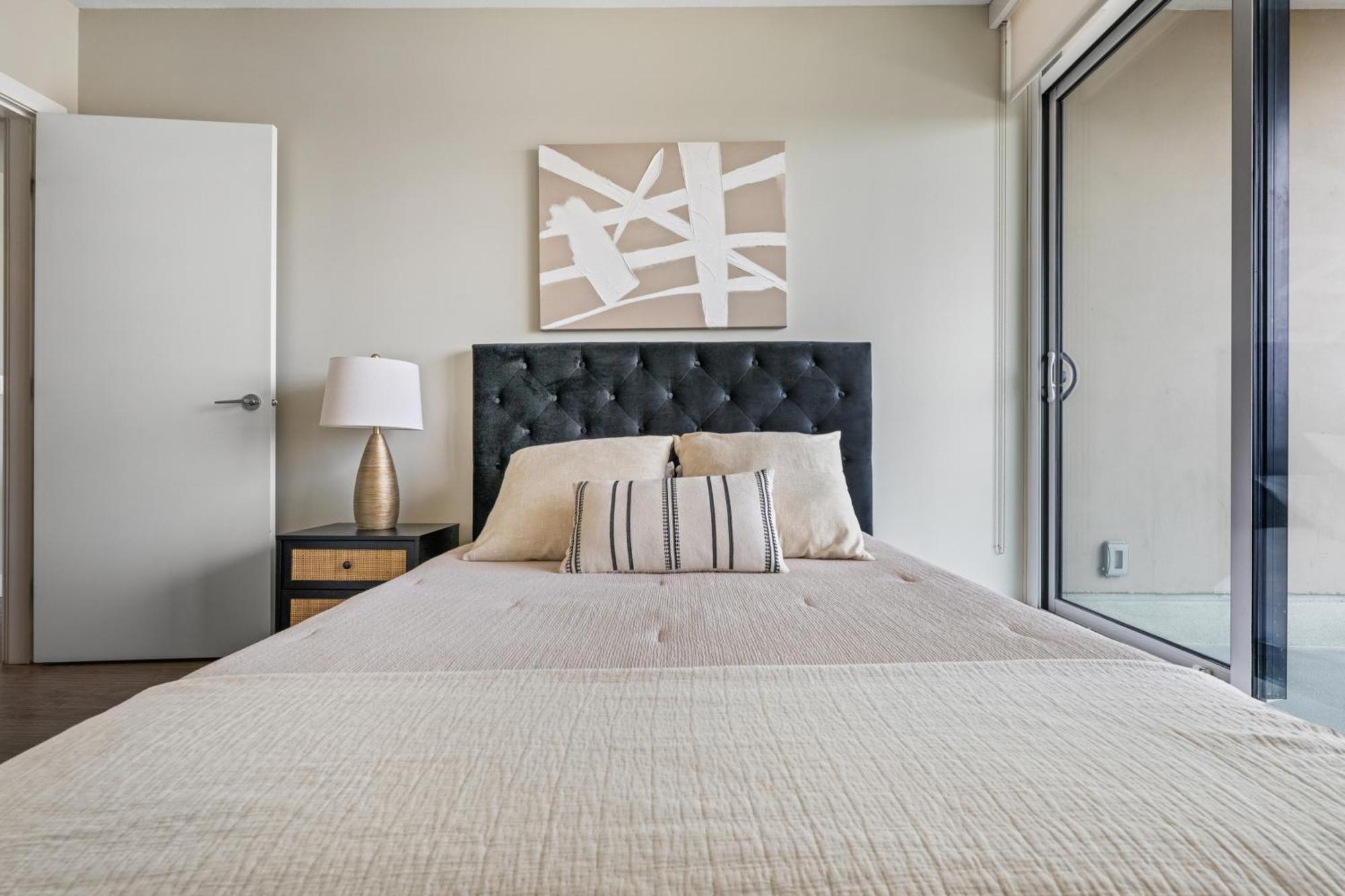 Modern Suite Calgary Downtown 5 Min Walk Stampede Buitenkant foto