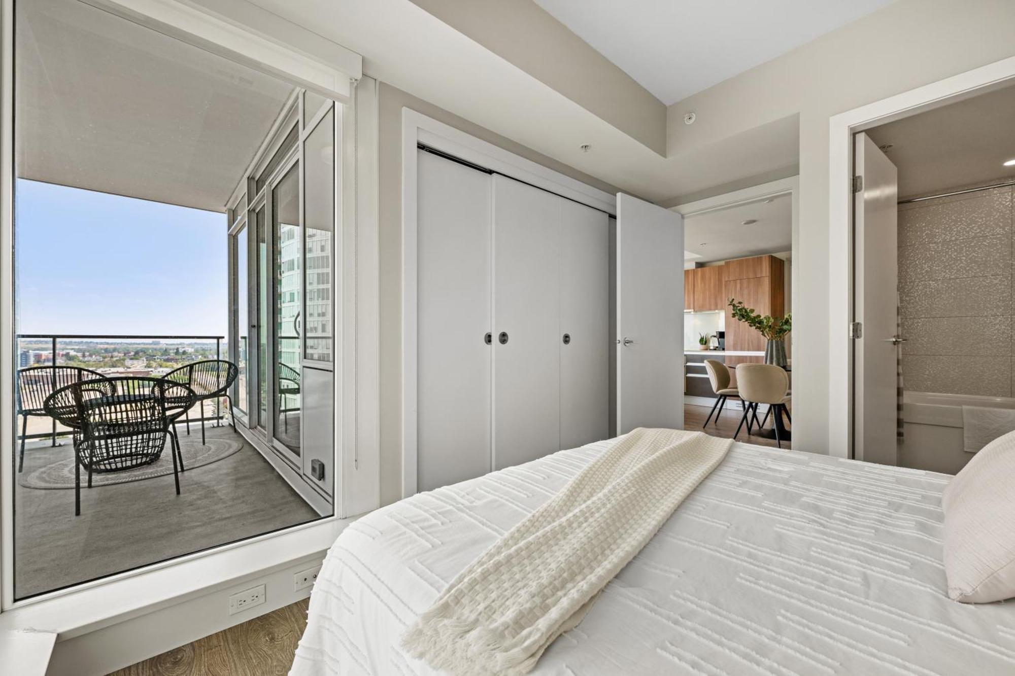 Modern Suite Calgary Downtown 5 Min Walk Stampede Buitenkant foto